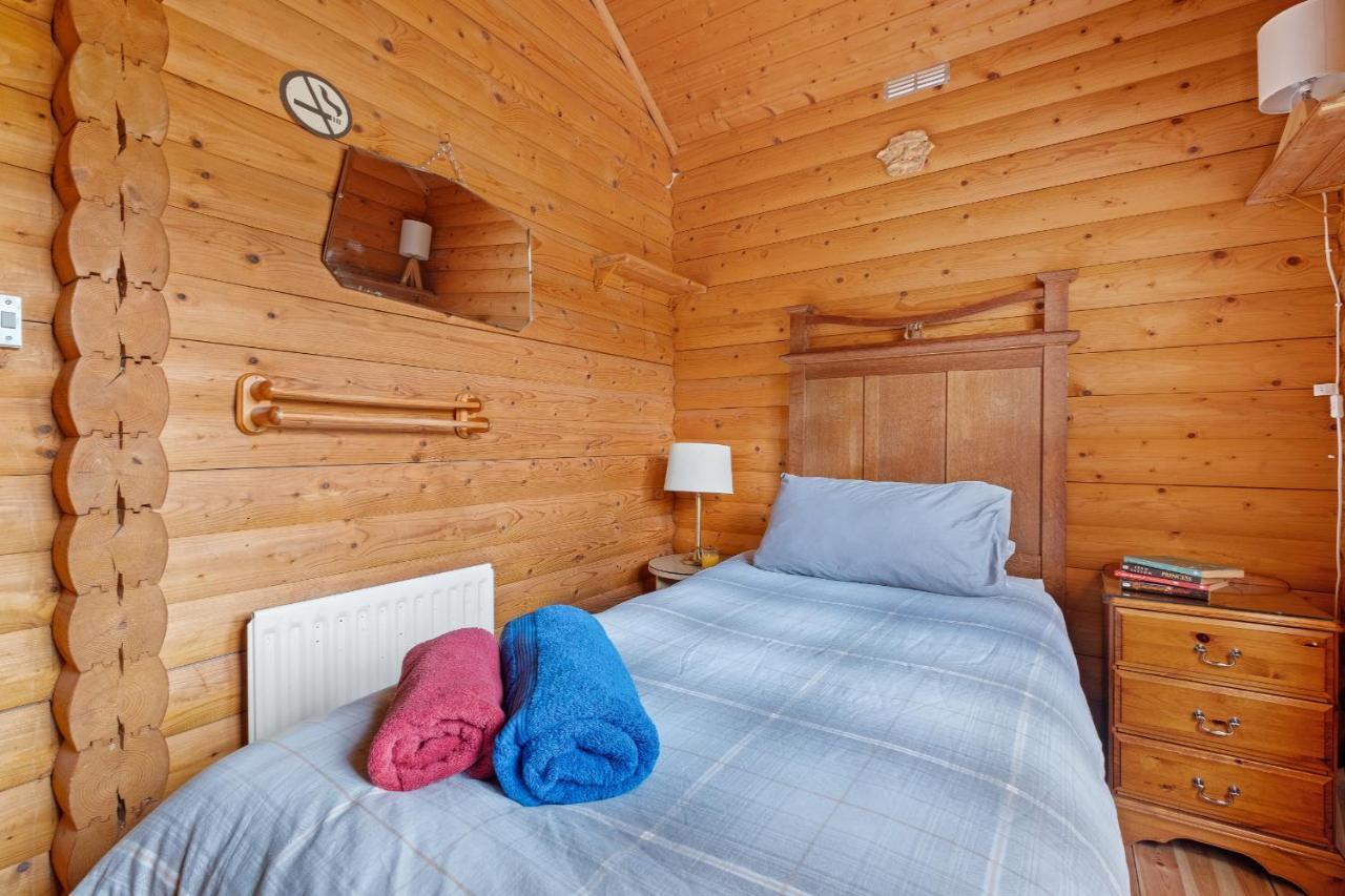 Finest Retreats - The Logs Villa Fort William Exterior photo